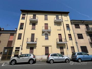 3 LOCALI A NOVARA
