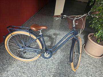 Bici  Decathlon Elops Classic 520 con cestino
