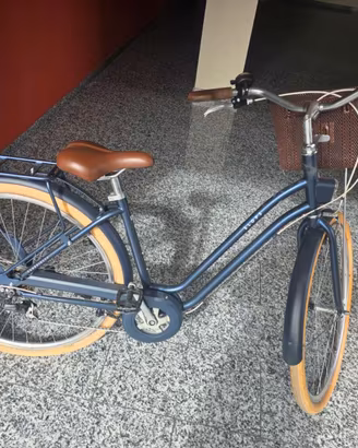 Bici  Decathlon Elops Classic 520 con cestino