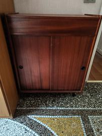 Scarpiera con coperchio 