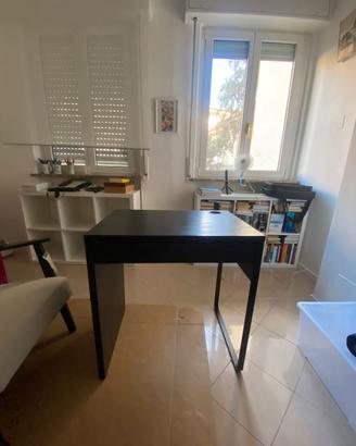 Scrivania IKEA piccola