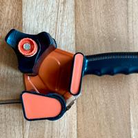 Brackit per nastro adesivo. Nuovo.