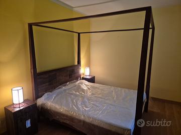 Letto a baldacchino matrimoniale  e materasso