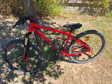 Bici 27,5"  B-Twin ammortizzata freni idraulici 