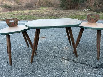 Set tavolino e sgabelli vintage