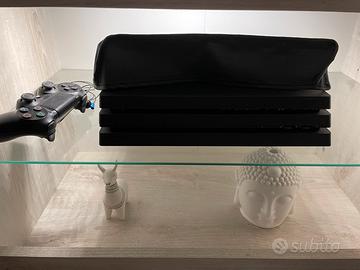 Console ps4 pro con accessori