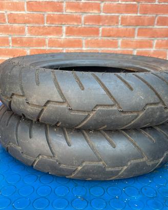 Pneumatici della Michelin S1 35010 per vespa 125