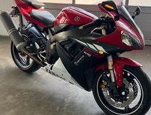 yamaha r1 