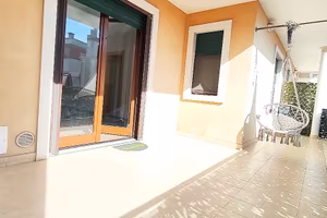 Appartamento rifinito con veranda e ascensore