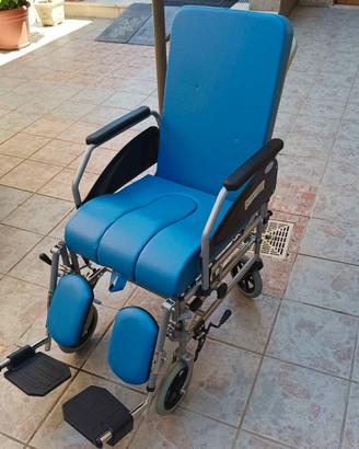 Carrozzina per anziani/disabili