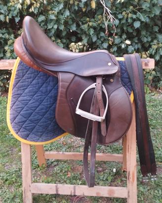 Sella artigianale in cuoio