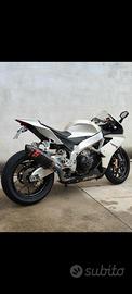 Aprilia rsv4