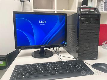 PC Lenovo con tastiera, mouse e monitor 19"