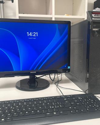 PC Lenovo con tastiera, mouse e monitor 19"