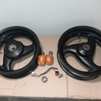 Cerchi, cornice, frecce post, pulsanti devio f12