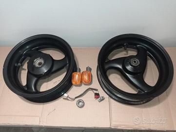 Cerchi, cornice, frecce post, pulsanti devio f12