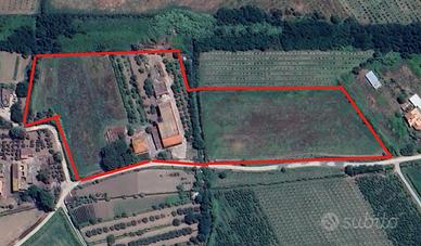 Complesso immobiliare per azienda agrituristica