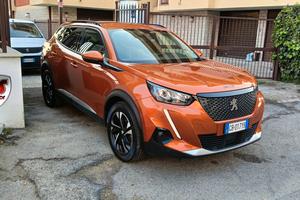 PEUGEOT 2008 1.2 BENZ-RETROC-NAVI
