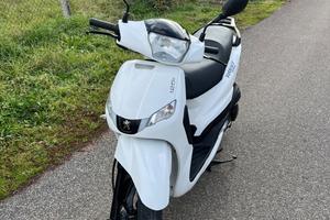 peugeot tweet 125