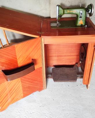 Macchina da cucire Friederich con mobiletto