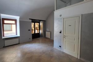 Pinerolo to centro negozio due vani ristrutturato