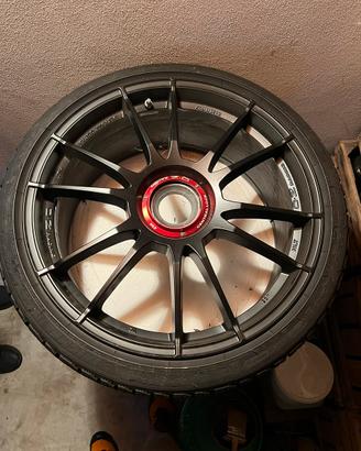 Cerchi OZ RACING Ultraleggera HIt gommati Michelin