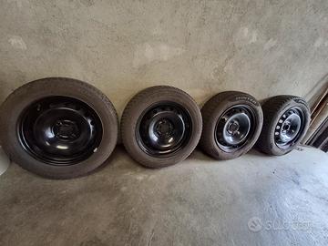 4 gomme invernali su dischi
