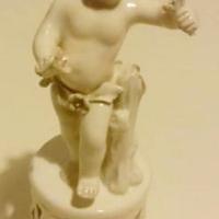 PUTTO IN CERAMICA BIANCA SMALTATA "VECCHIA ESTE"