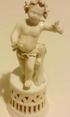 PUTTO IN CERAMICA BIANCA SMALTATA "VECCHIA ESTE"