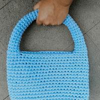 borsa uncinetto azzurra 