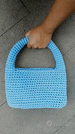 borsa uncinetto azzurra 