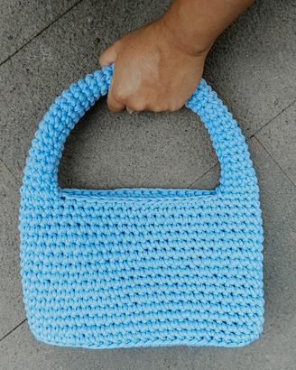 borsa uncinetto azzurra 