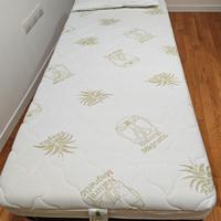 rete in doghe In legno  e materasso in memory 