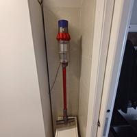 DYSON V10