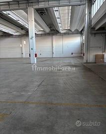 Capanne mq 2.700 comprensivo/ uffici A Puianello