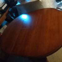 Tavolo rotondo in legno