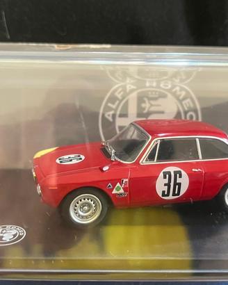 Modellino Alfa Romeo scala1/43