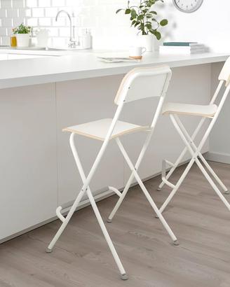Tavolino bar e due Ikea FRANKLIN Sgabello da bar