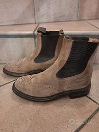 Stivaletti Chelsea Tricker’s Henry Brogue in Suede