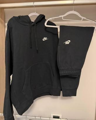Completo tuta nike
