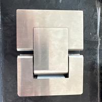 Cerniera in acciaio inox satinato doccia