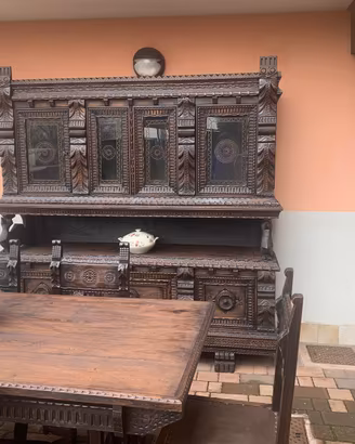 Credenza piu tavolo e 6 sedie