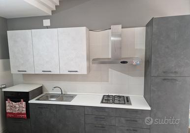 CUCINA COMPLETA - PARI AL NUOVO!