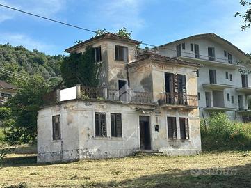 CASA DI CORTE A BROCCOSTELLA