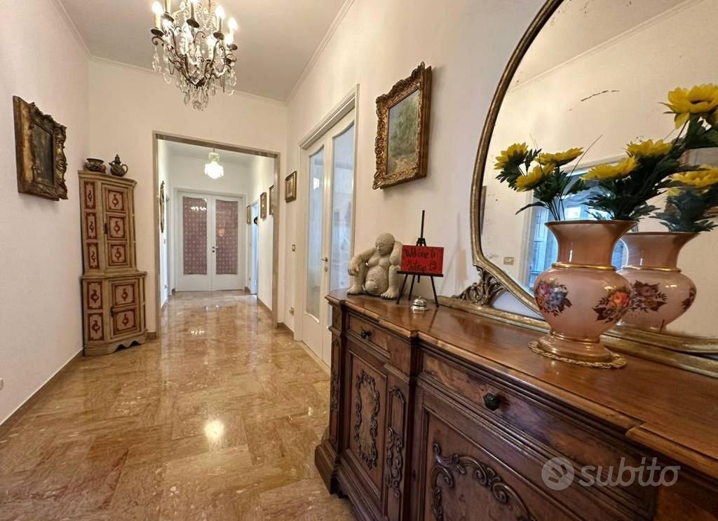 Appartamento di 137 m² con 5 locali e box auto dop - Altro