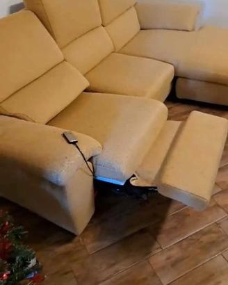 Divano con penisola seminuovo marca Poltrone  Sofà