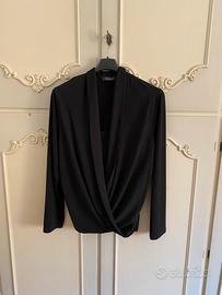 Capo nero elegante da dona