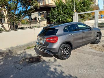 MERCEDES GLA 200