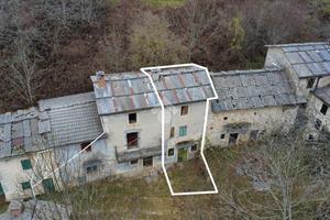 RUSTICO A BOSCO CHIESANUOVA