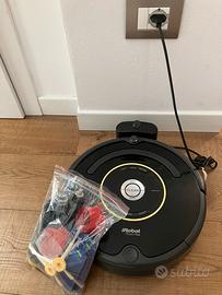 Irobot Roomba 600 Series, con ricambi nuovi